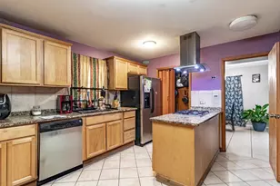 918 N Linden Ave, Waukegan, IL 60085 - Photo 11