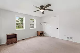 23016 W Lakeview Ave, Antioch, IL 60002 - Photo 21