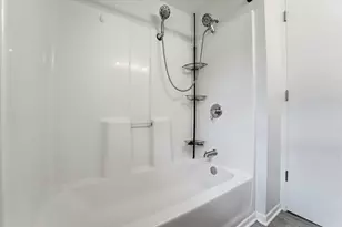 23016 W Lakeview Ave, Antioch, IL 60002 - Photo 17
