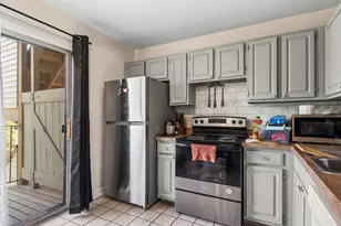 175 N Waters Edge Dr, Glendale Heights, IL 60139 - Photo 13