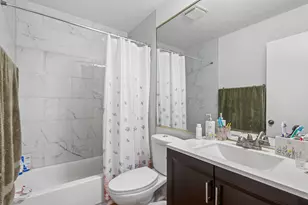 175 N Waters Edge Dr, Glendale Heights, IL 60139 - Photo 7