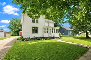 208 S Sycamore St, Franklin Grove, IL 61031 - Photo 3