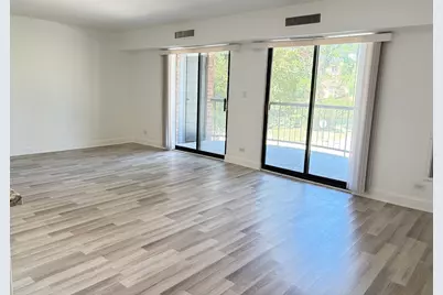 1415 E Central Road #203A, Arlington Heights, IL 60005 - Photo 5
