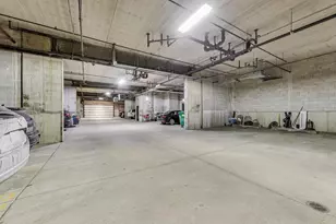 647 N Green St, Chicago, IL 60642 - Photo 25