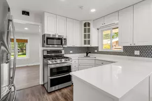 265 Terry Ln, Villa Park, IL 60181 - Photo 13