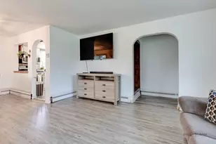 402 S Addison St, Bensenville, IL 60106 - Photo 5