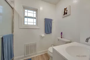 402 S Addison St, Bensenville, IL 60106 - Photo 17