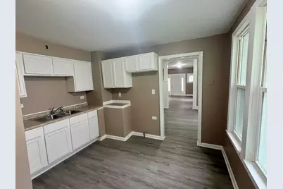 396 S Rosewood Avenue, Kankakee, IL 60901 - Photo 5