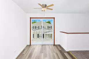 320 Joan Ct, Bartlett, IL 60103 - Photo 9