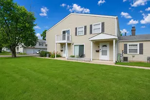 320 Joan Ct, Bartlett, IL 60103 - Photo 1