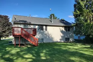 152 Columbia St, Poplar Grove, IL 61065 - Photo 3