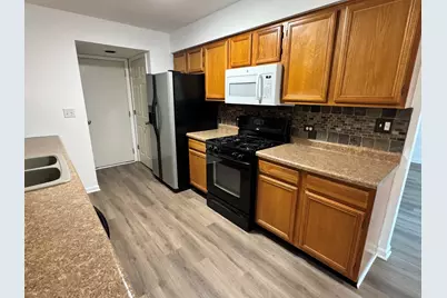 1332 Sandhurst Lane #B, South Elgin, IL 60177 - Photo 5