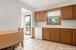 2494 Forest View Rd, Lindenhurst, IL 60046 - Photo 11