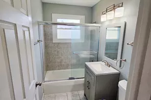 618 W Comstock Ave, Elmhurst, IL 60126 - Photo 15
