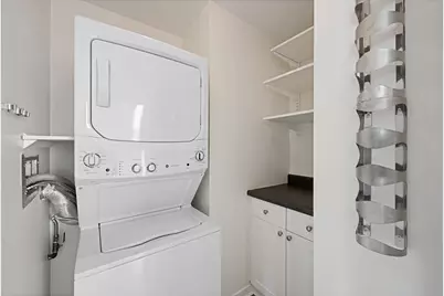 200 W Grand Avenue #804, Chicago, IL 60654 - Photo 21