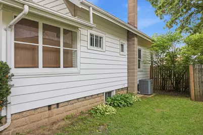 603 N Jefferson Avenue, Dixon, IL 61021 - Photo 5