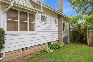603 N Jefferson Ave, Dixon, IL 61021 - Photo 5
