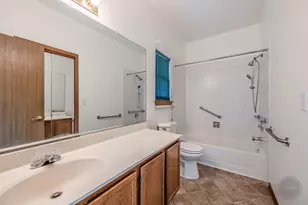 204 Magnolia Dr, North Aurora, IL 60542 - Photo 9