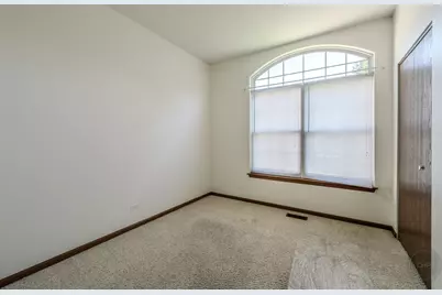 204 Magnolia Drive, North Aurora, IL 60542 - Photo 7