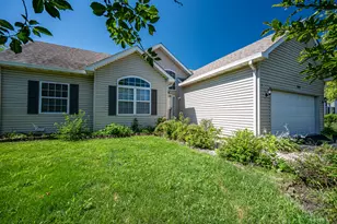 204 Magnolia Dr, North Aurora, IL 60542 - Photo 1