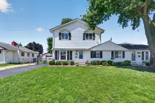 8856 S Komensky Ave, Hometown, IL 60456 - Photo 1