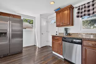 8856 S Komensky Ave, Hometown, IL 60456 - Photo 7