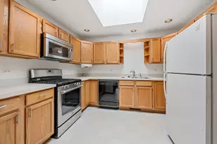 711 Harmony Ct, North Aurora, IL 60542 - Photo 7