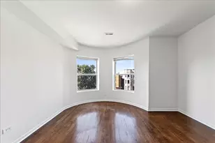 4423 S Prairie Ave, Chicago, IL 60653 - Photo 3