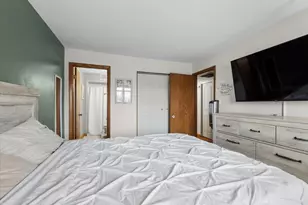 10704 Kilpatrick Ave, Oak Lawn, IL 60453 - Photo 13