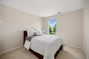 2116 Saipan Dr, Glenview, IL 60026 - Photo 15