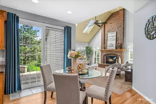 3811 Sunburst Ln, Naperville, IL 60564 - Photo 9