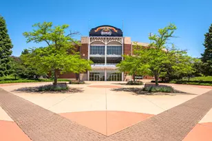 2225 Waters Edge Dr, Schaumburg, IL 60173 - Photo 31