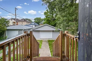 8523 S Colfax Ave, Chicago, IL 60617 - Photo 23