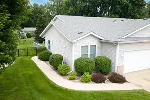 2114 Mary Ln, Ottawa, IL 61350 - Photo 1