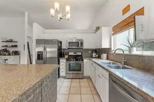 1969 Conway Ln, Aurora, IL 60503 - Photo 9