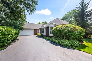 1 Oak Creek Rd, Rolling Meadows, IL 60008 - Photo 1