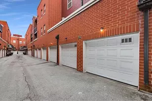 318 E 25th St, Chicago, IL 60616 - Photo 15