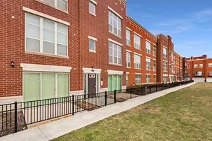 318 E 25th St, Chicago, IL 60616 - Photo 1