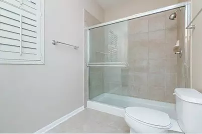 318 E 25th Place #2E, Chicago, IL 60616 - Photo 11