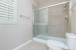 318 E 25th St, Chicago, IL 60616 - Photo 11