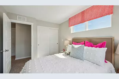 2226 Waters Edge Drive, Schaumburg, IL 60173 - Photo 17