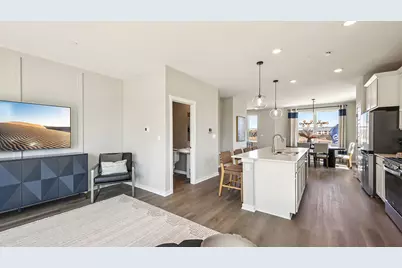 2228 Waters Edge Drive, Schaumburg, IL 60173 - Photo 5