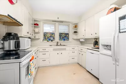 384 E Chicago Street, Elgin, IL 60120 - Photo 5