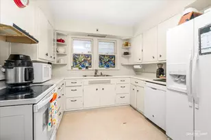 384 E Chicago St, Elgin, IL 60120 - Photo 5