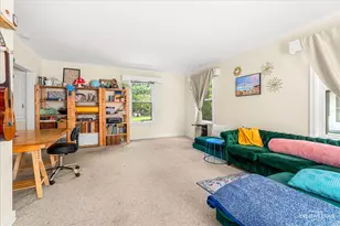 384 E Chicago St, Elgin, IL 60120 - Photo 3