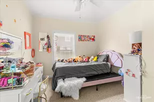 384 E Chicago St, Elgin, IL 60120 - Photo 9