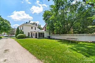 384 E Chicago St, Elgin, IL 60120 - Photo 13
