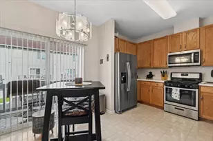1333 New Haven Dr, Cary, IL 60013 - Photo 7