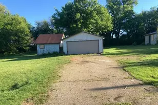 12509 Farm School Rd, Durand, IL 61024 - Photo 9