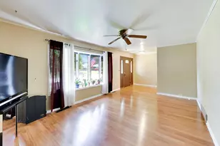 7420 Gladiola Ave, Hanover Park, IL 60133 - Photo 5